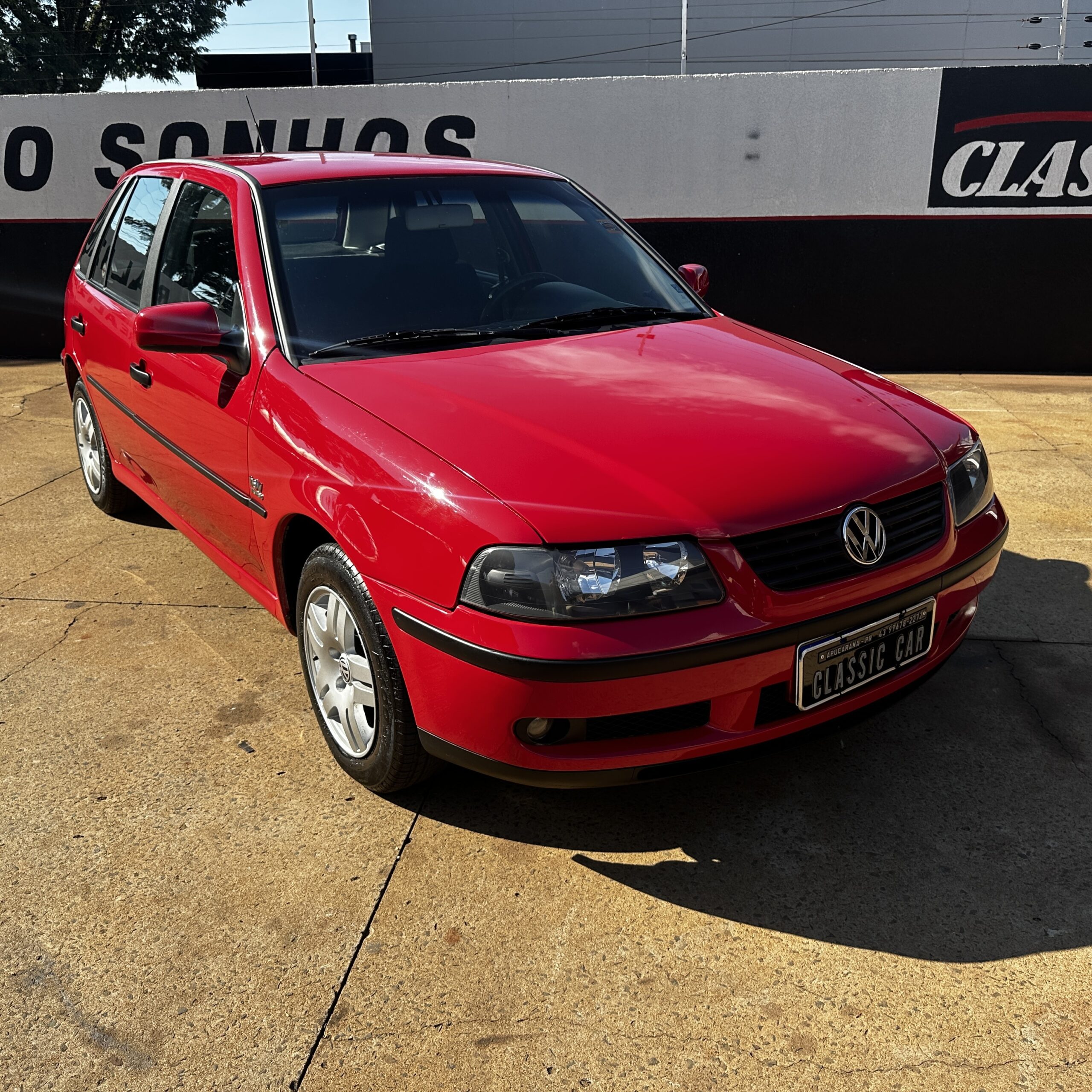 Sonhar com carro vermelho