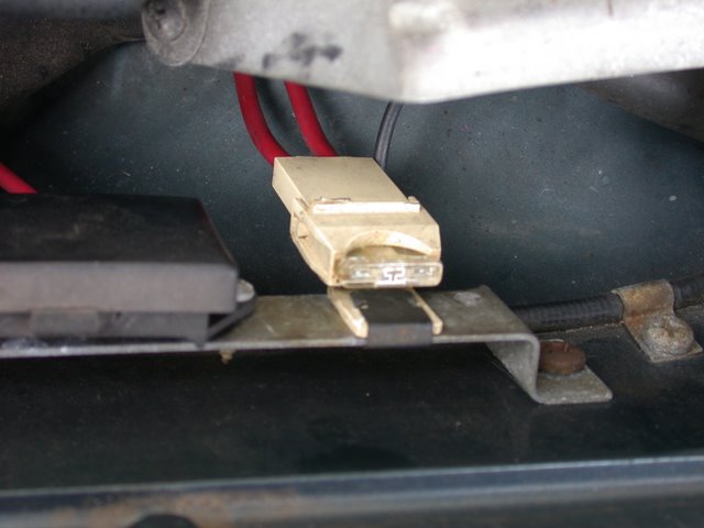 240 Volvo Engine Management Fuse