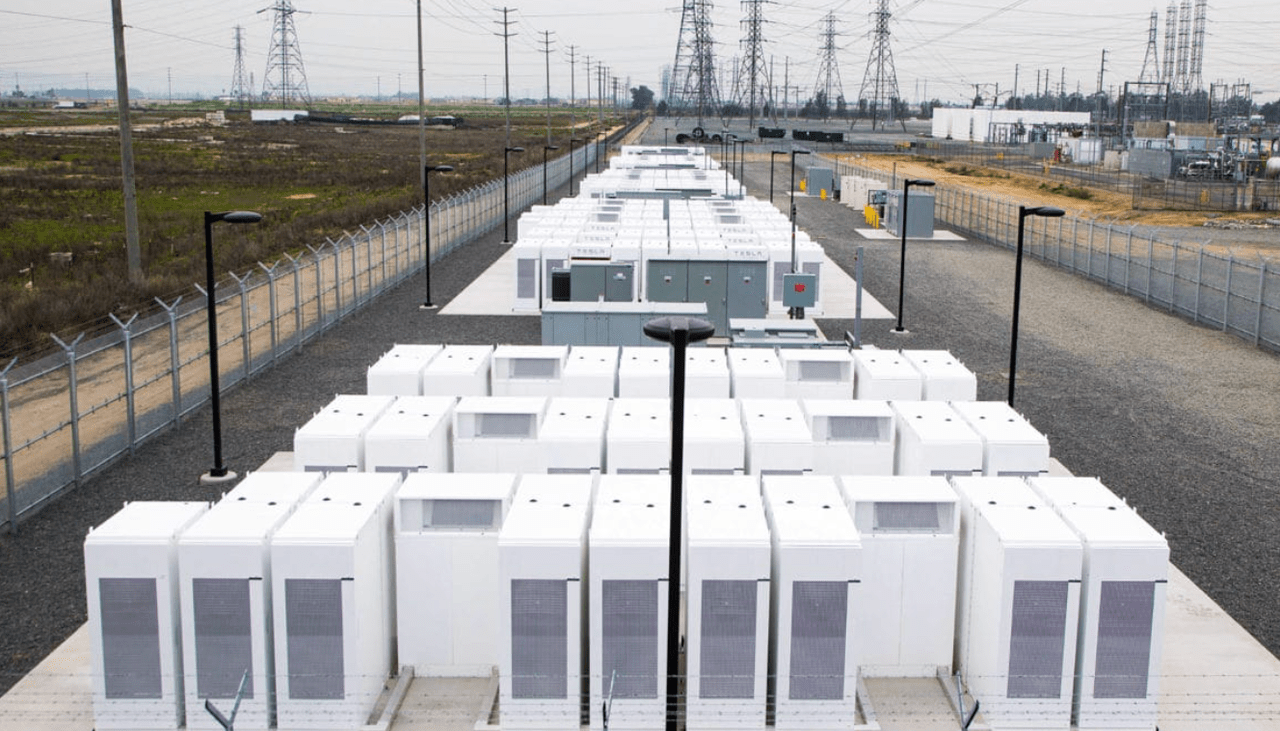 Tesla Secretly Constructing Mega-Battery Storage Facility For Texas Grid