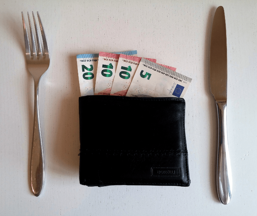 Vitto E Alloggio: Quando Pagare L'indennità A Colf E Badanti | Colf-Badanti .It 697_x_828_png