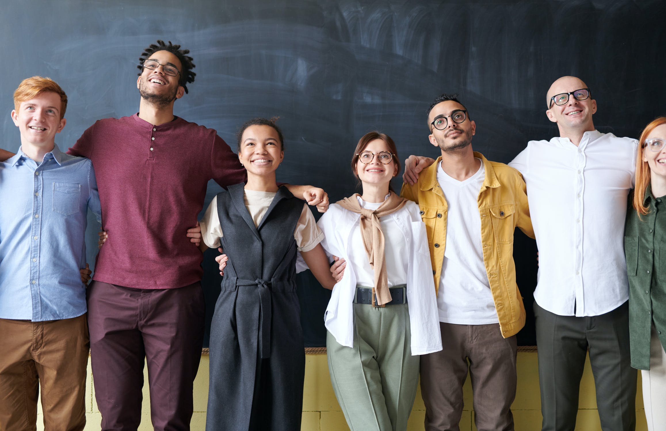 Learn What A Business Casual Dress Code Is | Connecteam 1500_x_2315_jpg