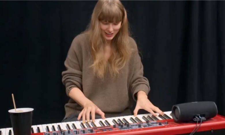 Taylor Swift Mengumumkan Serial Dokumentasi “The Eras Tour” yang Akan Hadir di Disney+ Taylor Swift Mengumumkan Serial Dokumentasi “The Eras Tour” yang Akan Hadir di Disney+