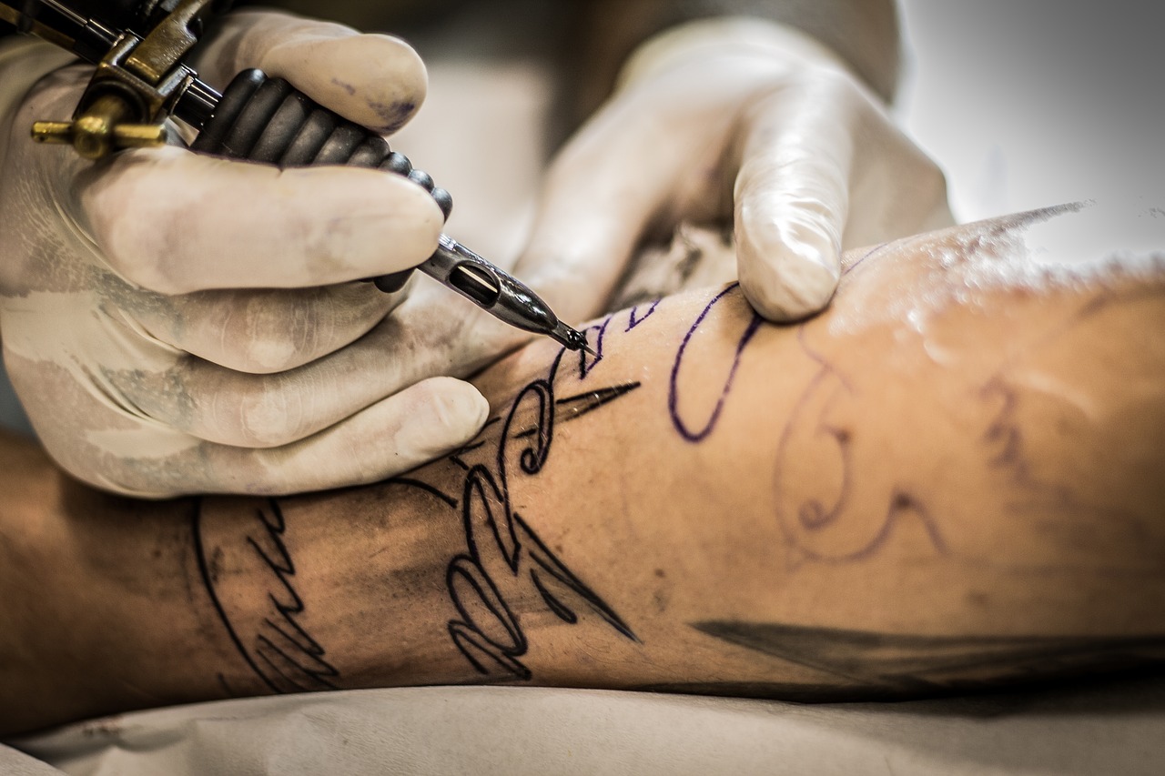 Tatuaggi Su Pelle Con Nei: È Rischioso? - Consiglibenessere.org 853_x_1280_jpg