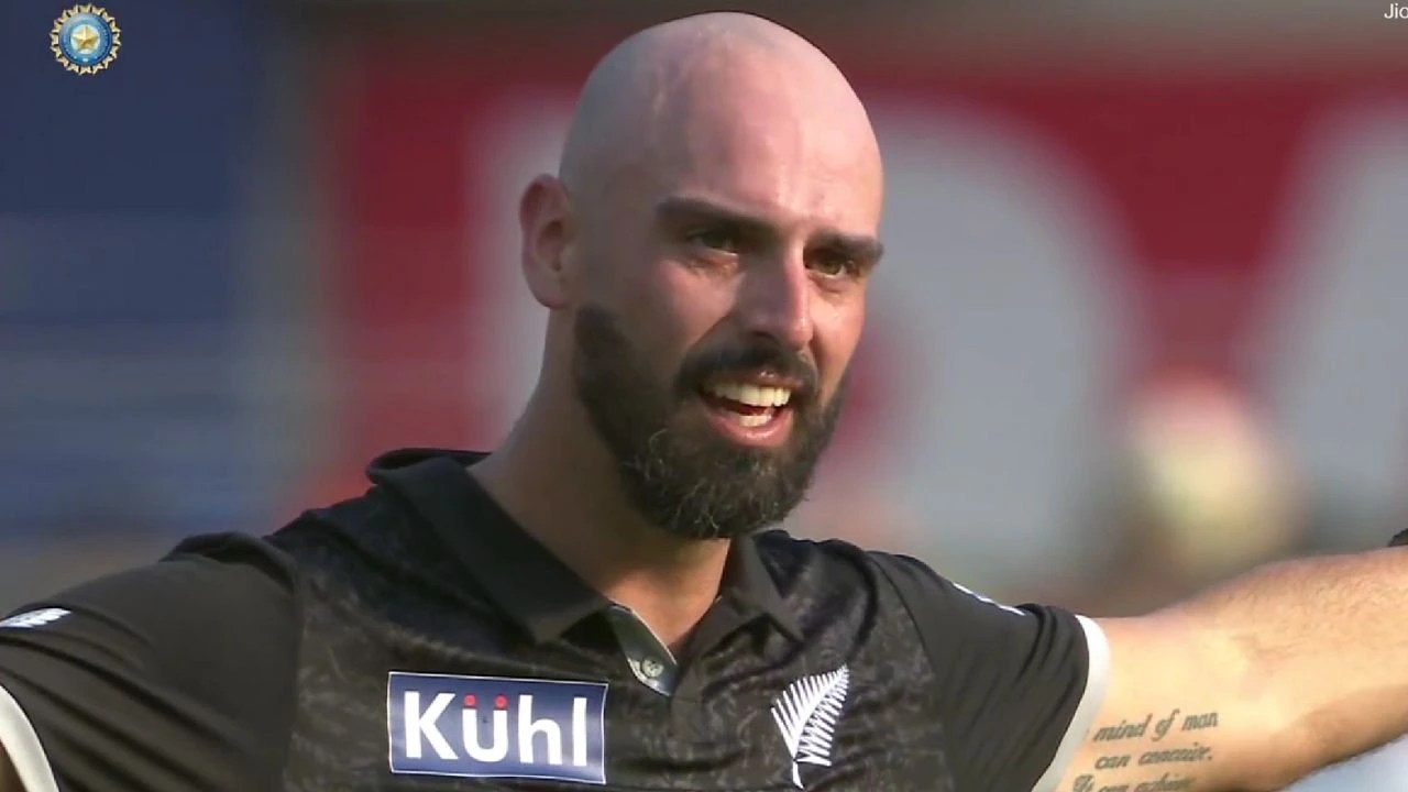 Daryl Mitchell knocks Virat Kohli off the throne to become World No.1 ODI batter in ICC Rankings Daryl Mitchell knocks Virat Kohli off the throne to become World No.1 ODI batter in ICC Rankings