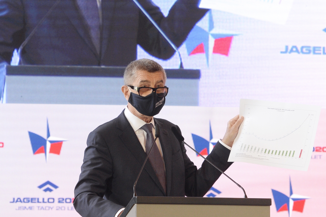 Vlada Vyclenila 68 Vojaku Na Pomoc V Boji S Koronavirem Novinky Cz