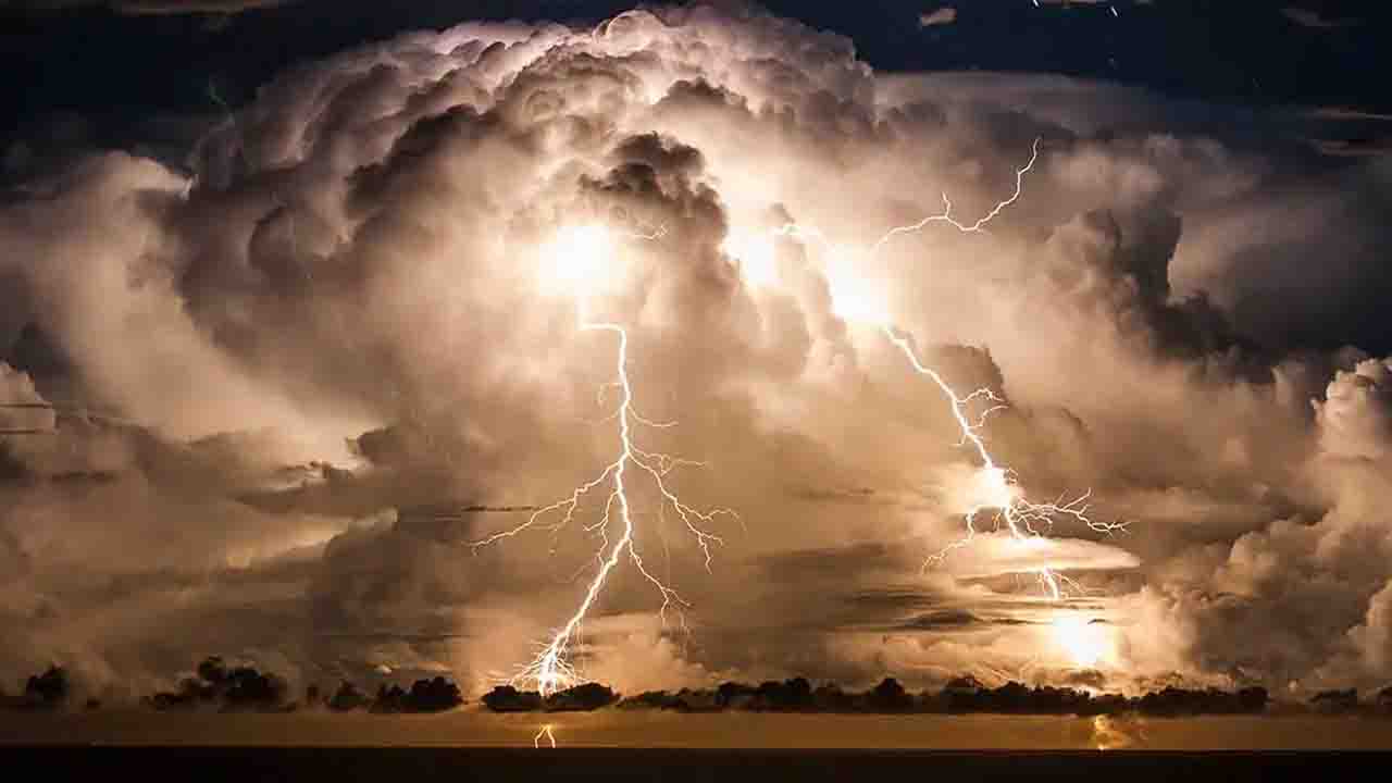 সপ্তাহান্তে আরও বাড়বে দুর্ভোগ, জোড়া ঘূর্ণাবর্তের জেরে ভাসতে চলেছে বাংলার কোন কোন জেলা – এবেলা সপ্তাহান্তে আরও বাড়বে দুর্ভোগ, জোড়া ঘূর্ণাবর্তের জেরে ভাসতে চলেছে বাংলার কোন কোন জেলা – এবেলা