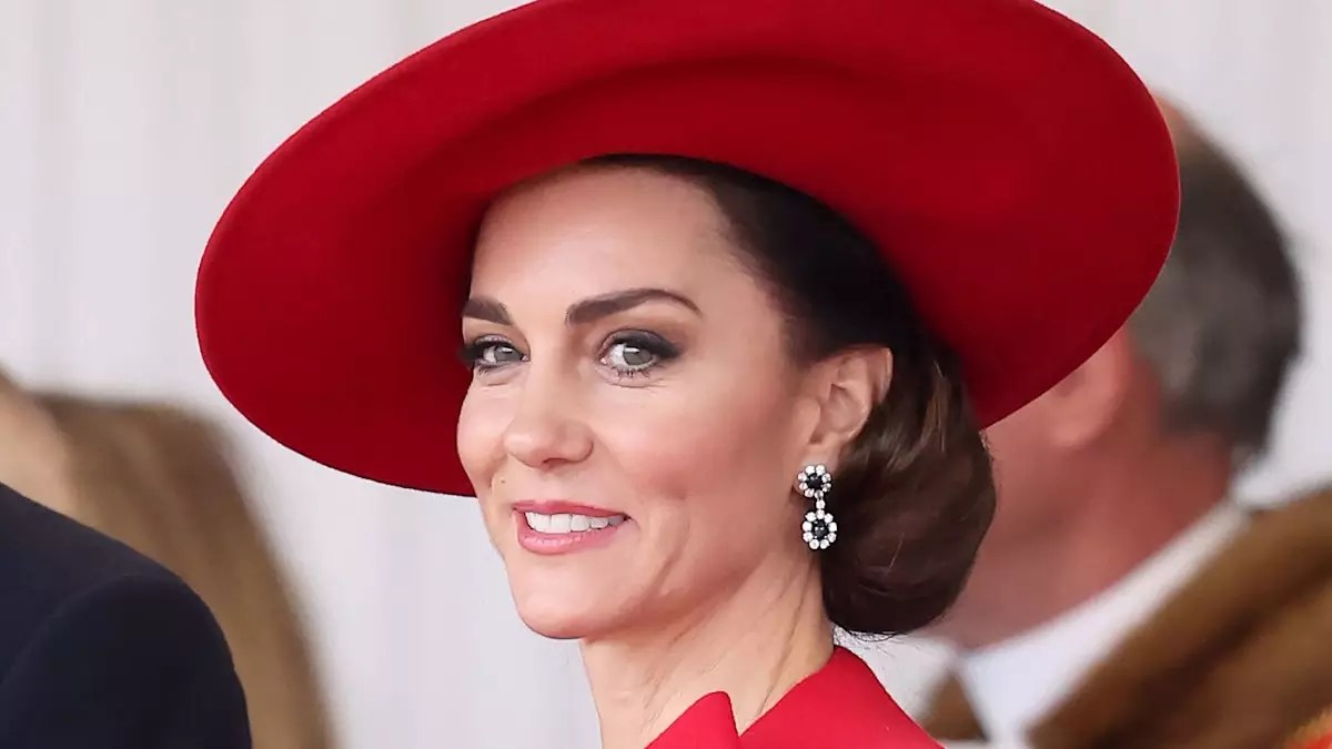 Unveiling Royal Fashion: The Unwritten Code of Elegance