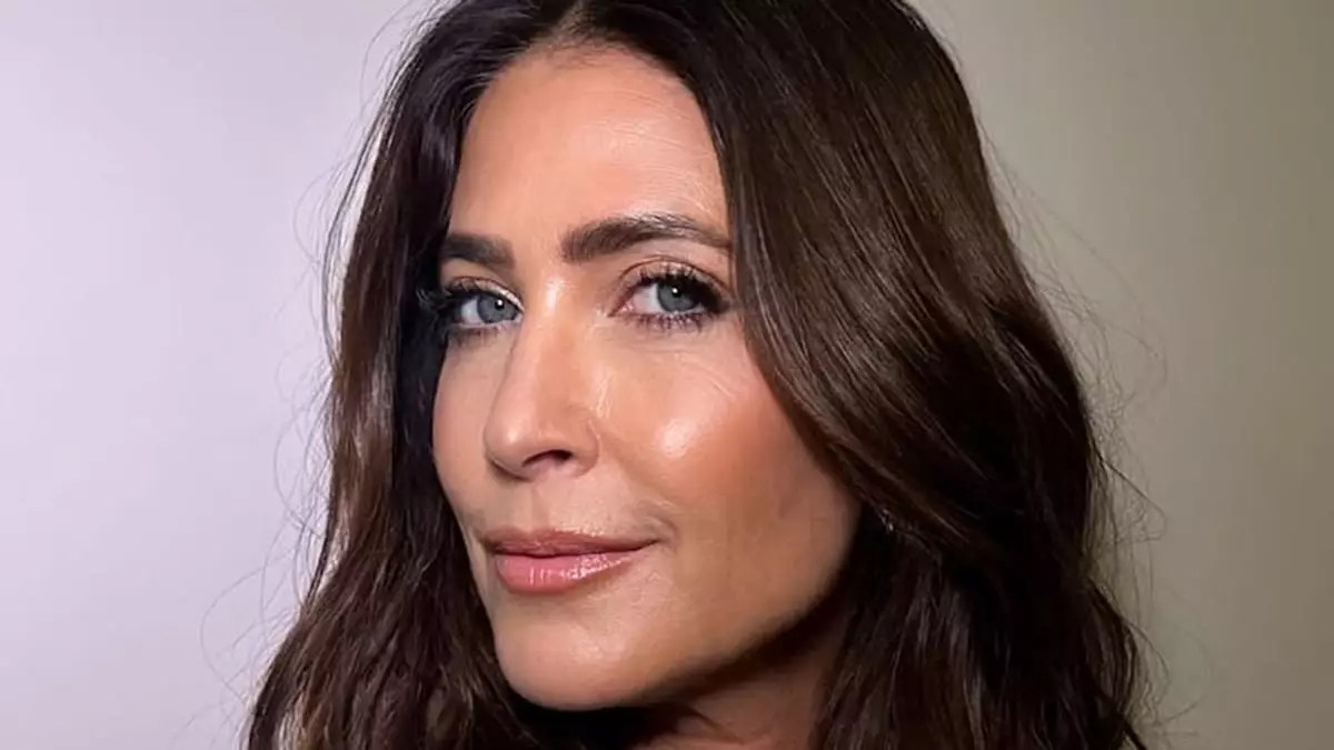Timeless Elegance: Lisa Snowdon’s Inspiring Journey in Fashion and Self-Acceptance