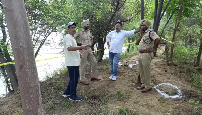Moga police injured an accused during ankournter, arms exporting by the arms
