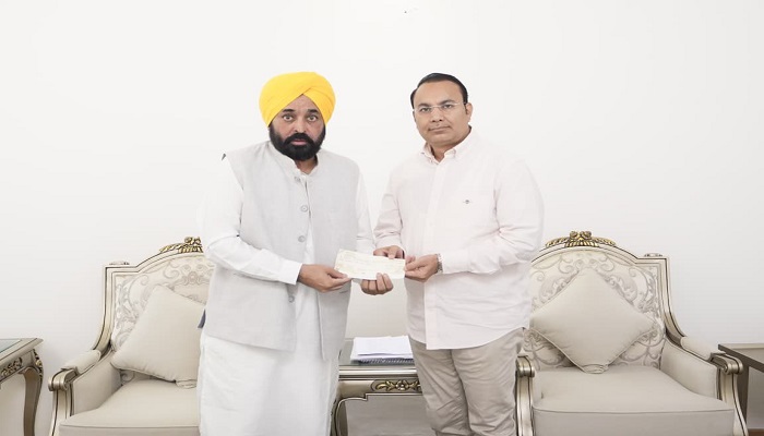 To help the flood victims in Punjab, the Punjab Cricket Association, CM relief in the CM relief Relief Fund