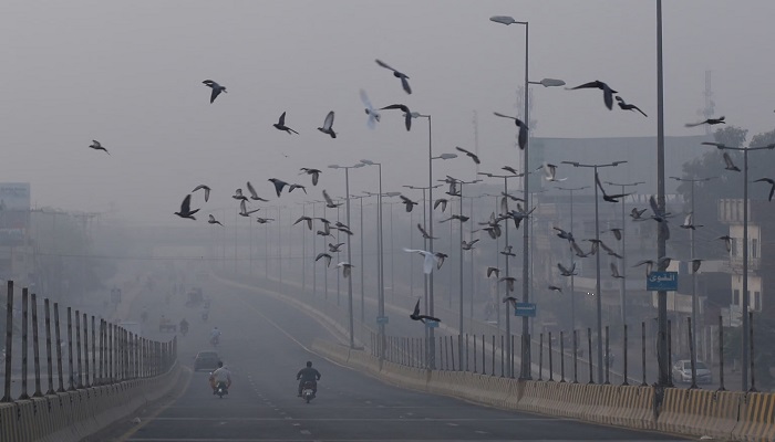 After the festival of Diwali, the weather became bad, the pollution broke the record of 5 years