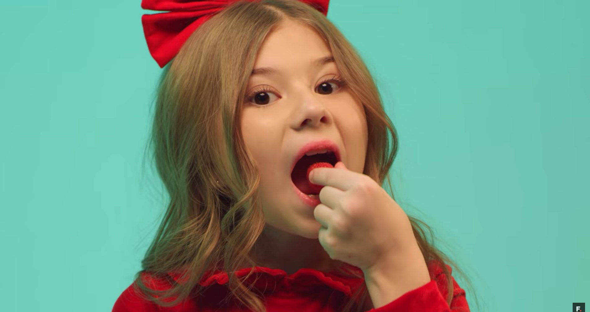 как нарисовать милану хаметову