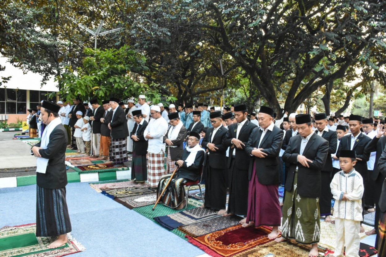 Darunnajah Menjawab; “Apa Itu Hukum Menunaikan Sholat Idul Adha?"