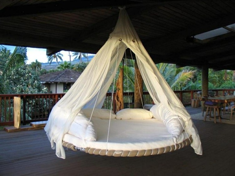Le lit suspendu se balance doucement pour vous faire dormir