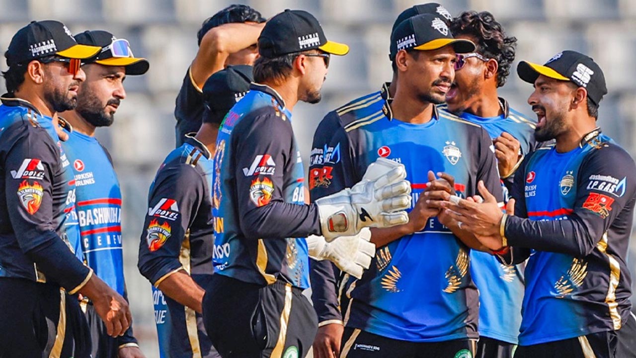 চ্যাম্পিয়ন হওয়ার বিশ্বাসে অটল রংপুর, ফাহিম আশরাফের চোখ প্লে-অফে