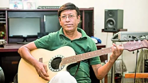 লাকী আখান্দের জন্মদিনে ব্যান্ড দলছুটের বিশেষ উপহার এই নীল মনিহার