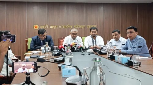 সব সেবা এক কার্ডে নিয়ে আসতে প্রবাসী কার্ড চালুর উদ্যোগ