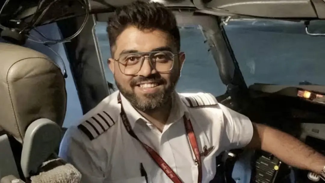 ইসরায়েলগামী বিমানে হামলার শিকার পাইলট স্মিত মাচ্ছাড়ের সাহসিকতার প্রশংসা করলেন নরেন্দ্র মোদি