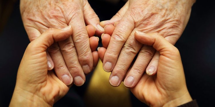 Cabildo Greenlights ‘Islénior’: A Groundbreaking Elderly Care Initiative