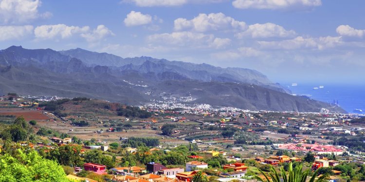 Tenerife’s Economic Divide: Exploring El Rosario’s Wealth and El Tanque’s Struggles