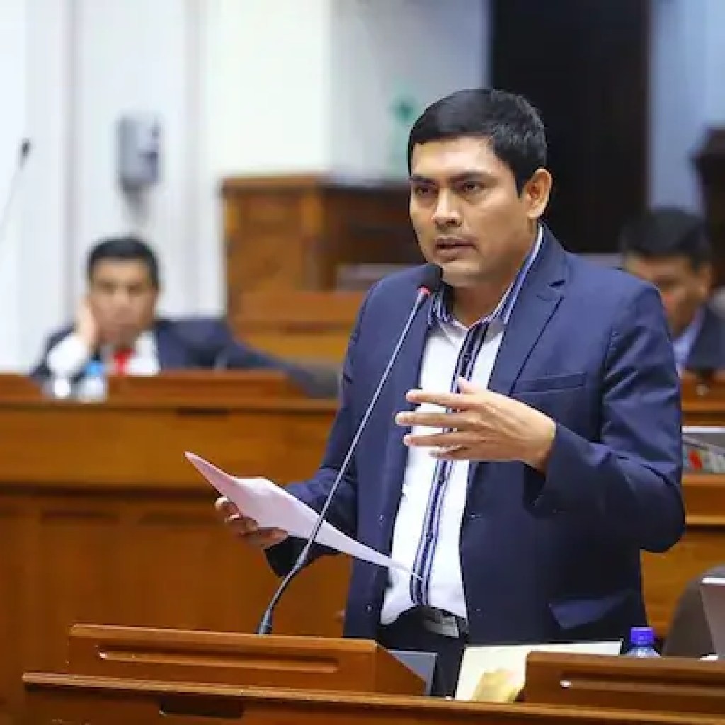 Américo Gonza propone ampliar EsSalud a hijos estudiantes hasta 28 años y padres mayores – Diario Sin Fronteras -Tu Diario Regional