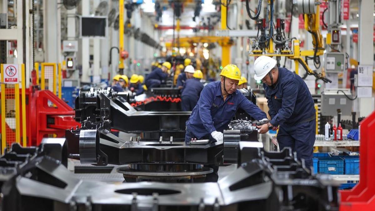 La Cina e la sovrapproduzione: perché Pechino non riesce a smettere di lavorare abbassando i prezzi delle merci