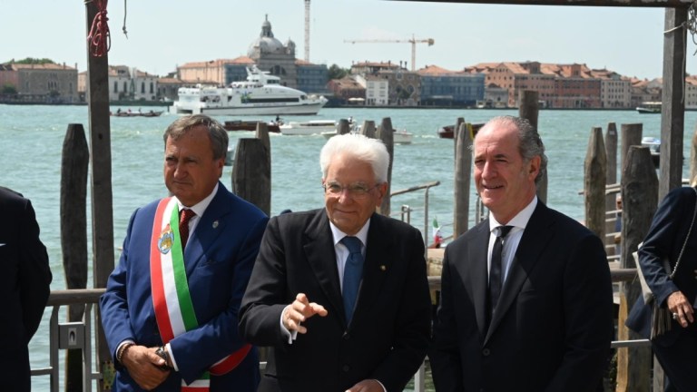 Mattarella a Venezia: la collusione Stati-Regioni è l’unica via per difendere l’interesse comune? Davvero?