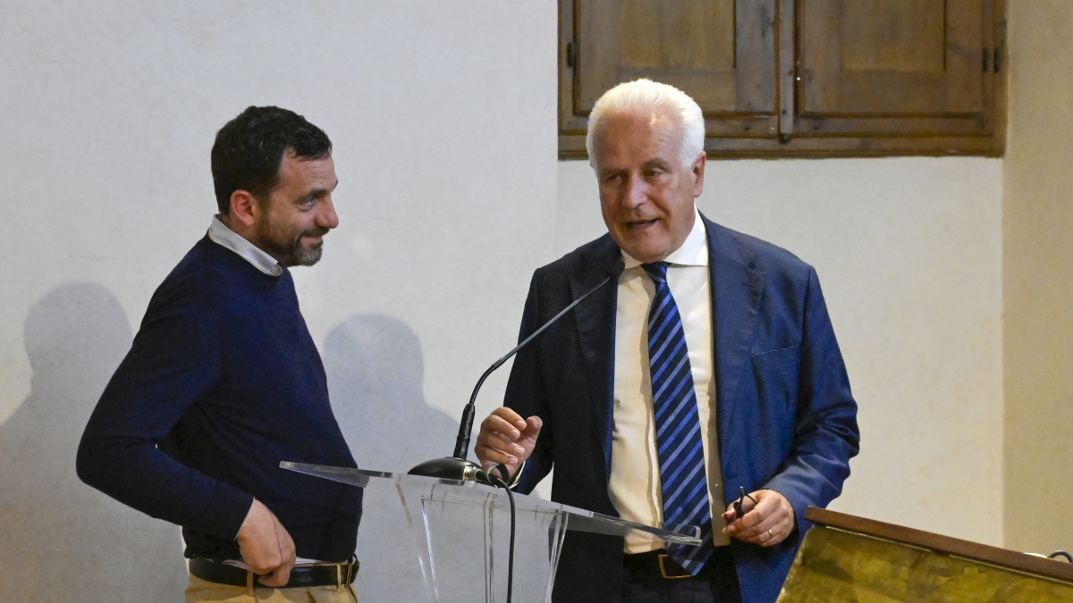 Elezioni Toscana: il centrodestra si prende una pausa caffè mentre Tomasi continua a giocare a nascondino con l’ufficialità