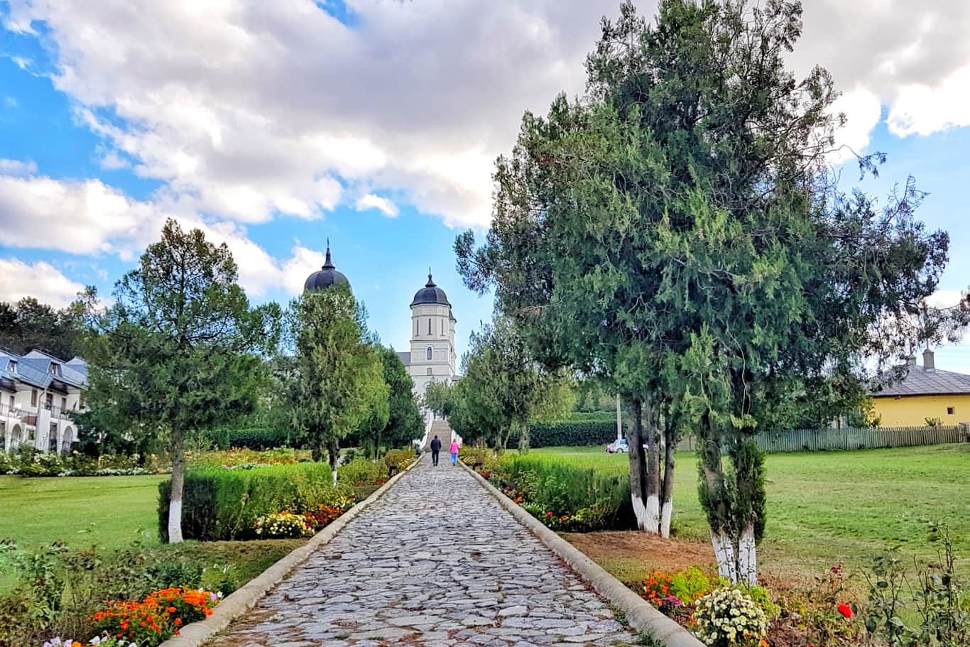 MÄnÄstirea Celic Dere A Fost VizitatÄ De Regina Maria In UrmÄ Cu Un Secol Descopera Dobrogea