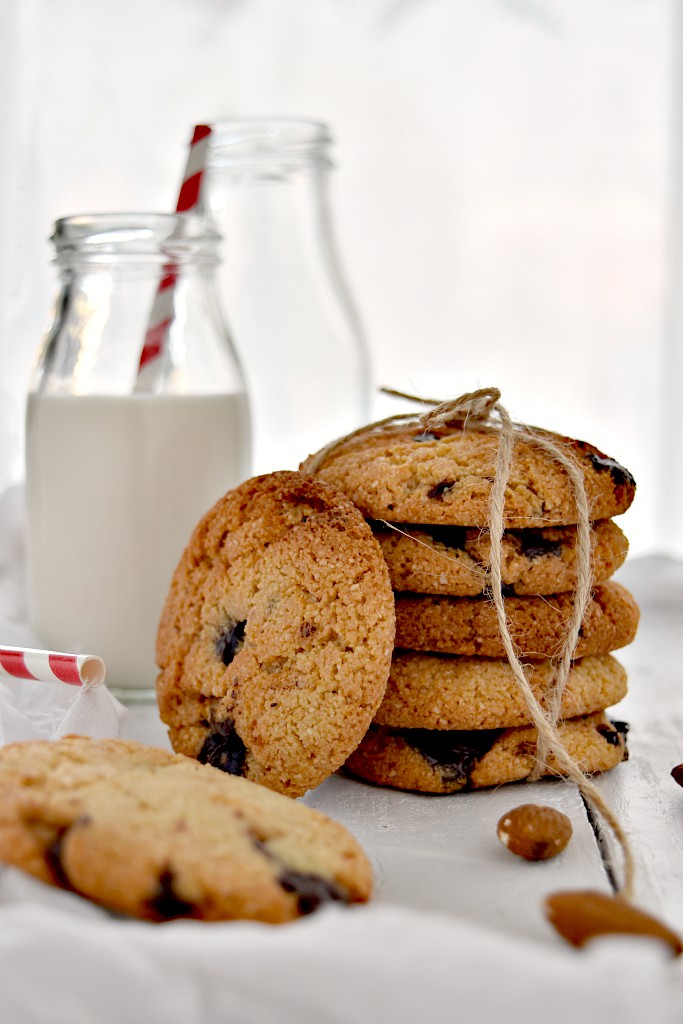 Cookies Con Farina Di Mandorle E Gocce Di Cioccolato Dolci Da Sogno