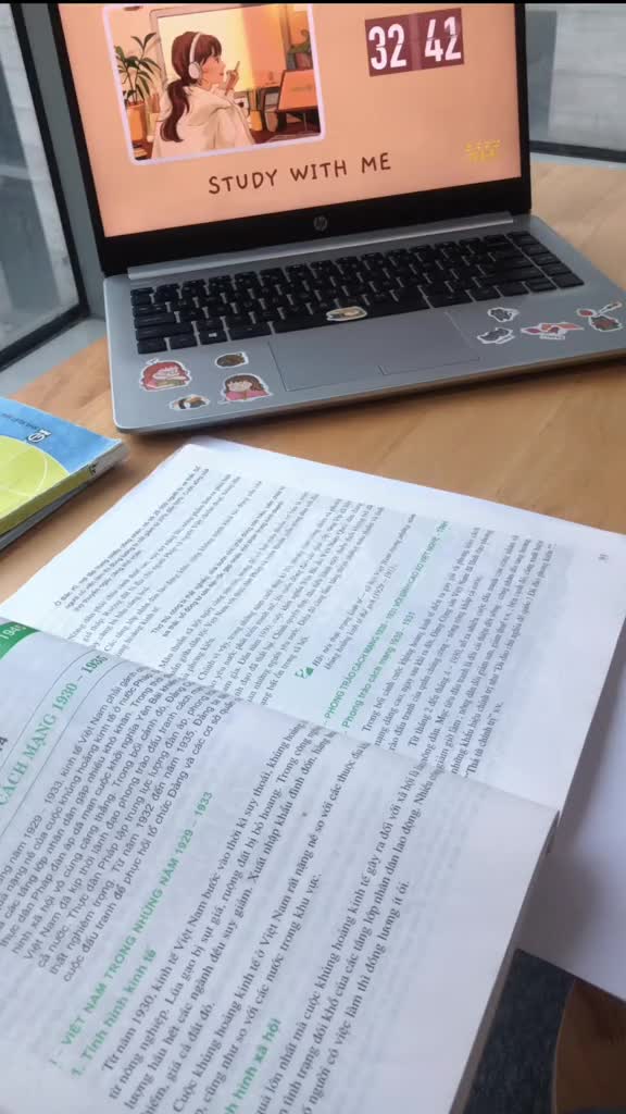 Sách – Sổ tay Ôn CẤP TỐC Khối Xã Hội Thi THPT Quốc Gia Môn Sử Địa GDCD