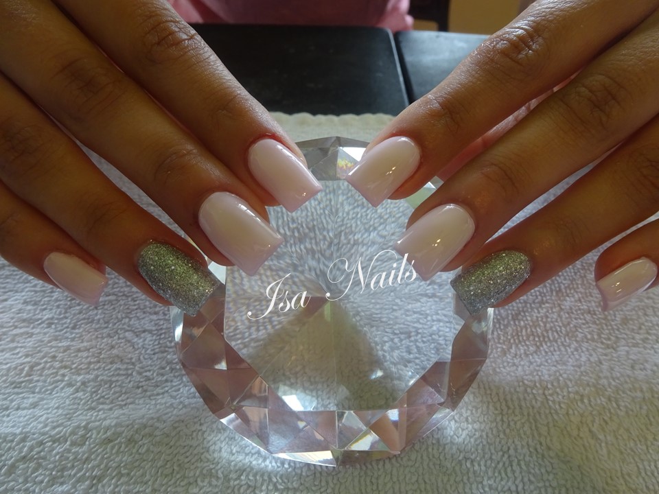 Unas Baby Boomer Con Swarovski Isa Nails