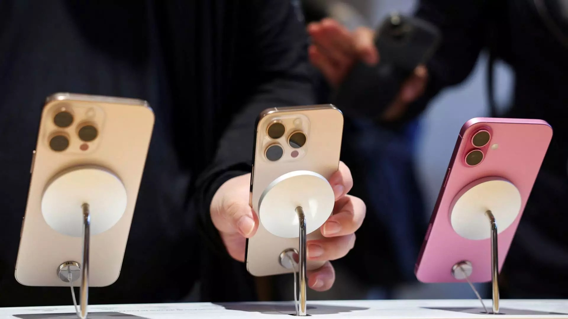 The Emerging Landscape of Global Supply Chains: Apple’s Evolution and its Suppliers’ Future