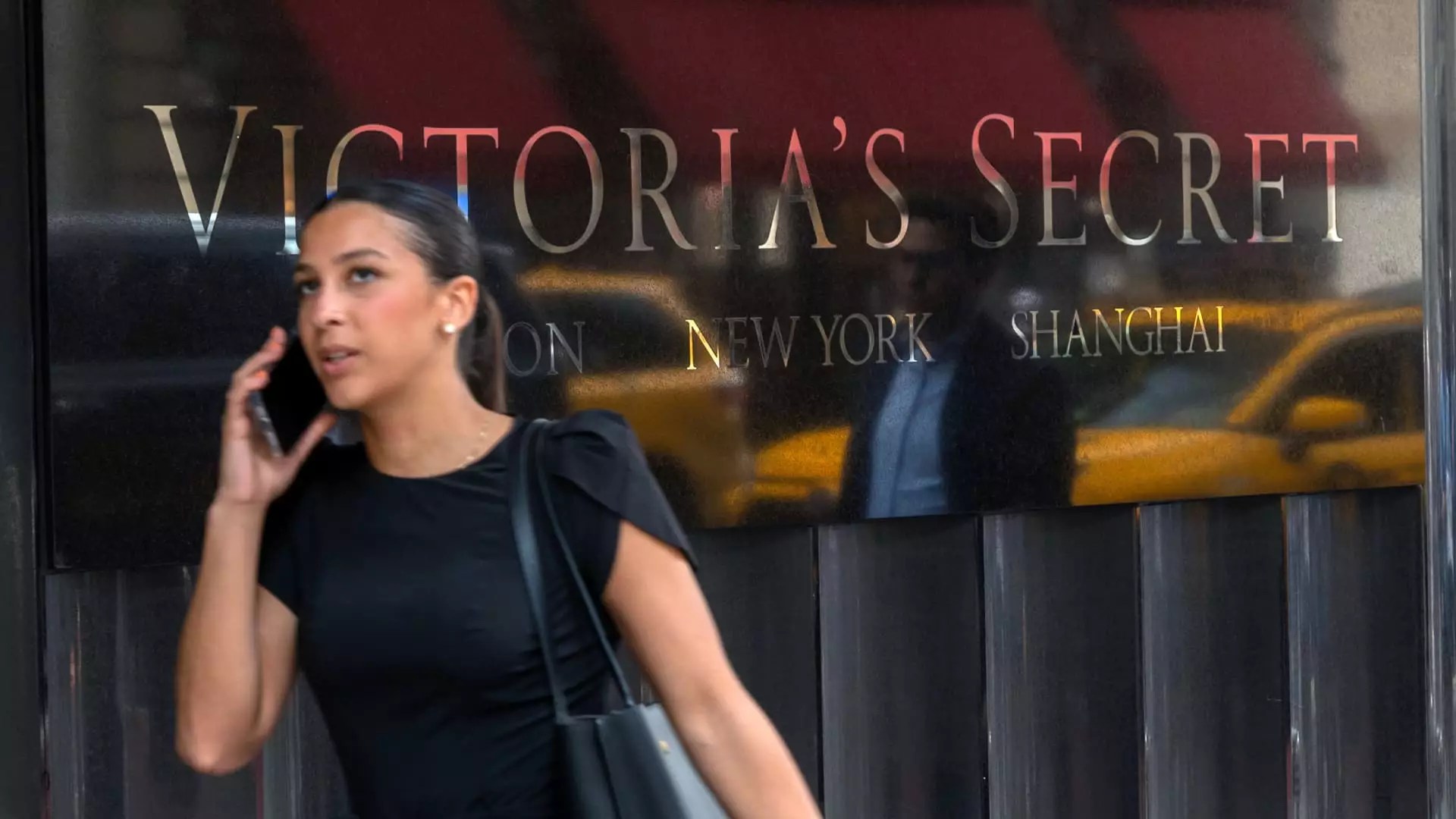 Victoria’s Secret: A Troubling 75% Decline and the Quest for Revival in 2025