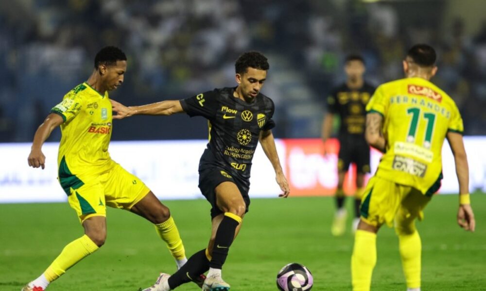 ريمونتادا مثيرة تحفظ هيبة الاتحاد بـ 10 لاعبين