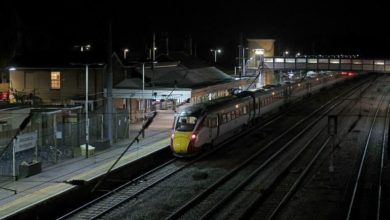 اعتقال شخصين بعد حادث طعن في قطار بلندن