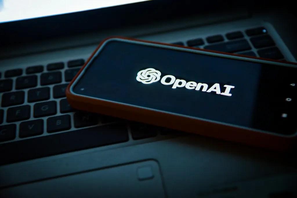 OpenAI producirá sus propios chips de IA desde 2026