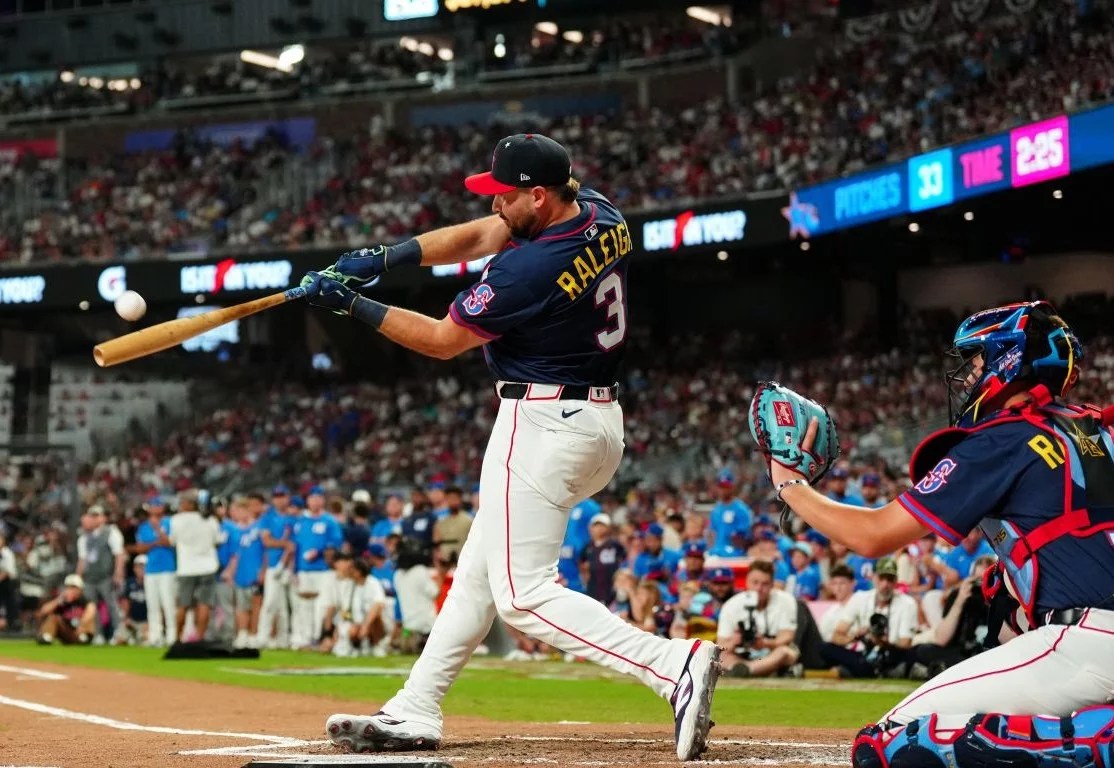 Cal Raleigh acaba con ráfaga ganadora de dominicanos en el Derby de Jonrones