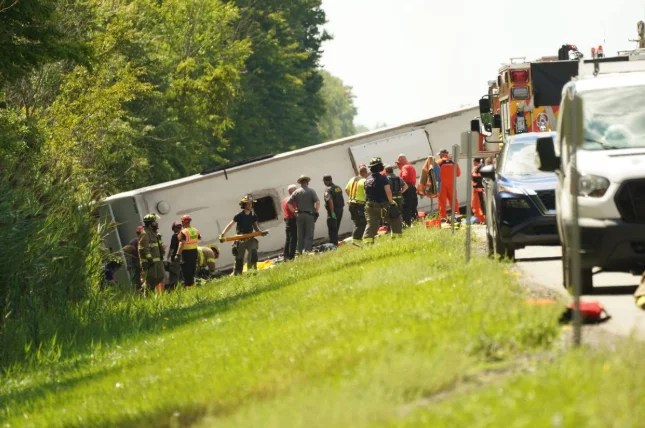 Al menos 4 muertos, entre ellos un chiquillo, en autobús de turistas que regresaban del Niágara