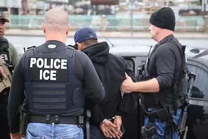 Dominicano es arrestado por agentes del ICE al salir de corte de Inmigración en NY