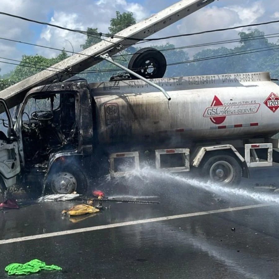 Se incendia un camión de combustible en San Isidro