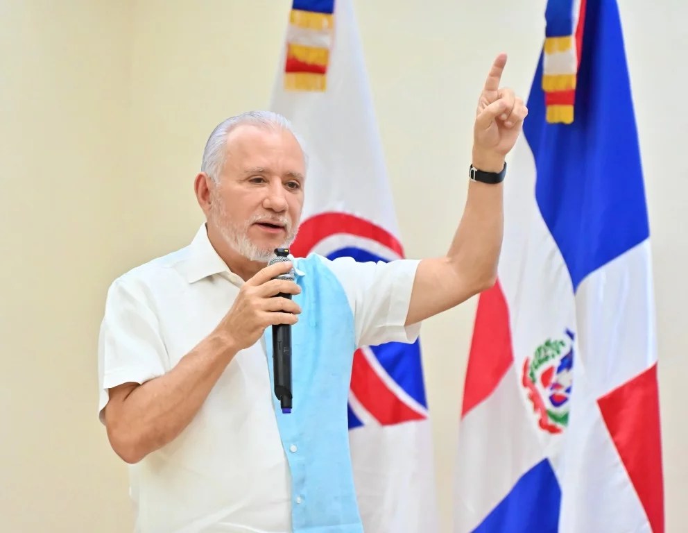 Senador Taveras realiza ponencia Mecenazgo Deportivo