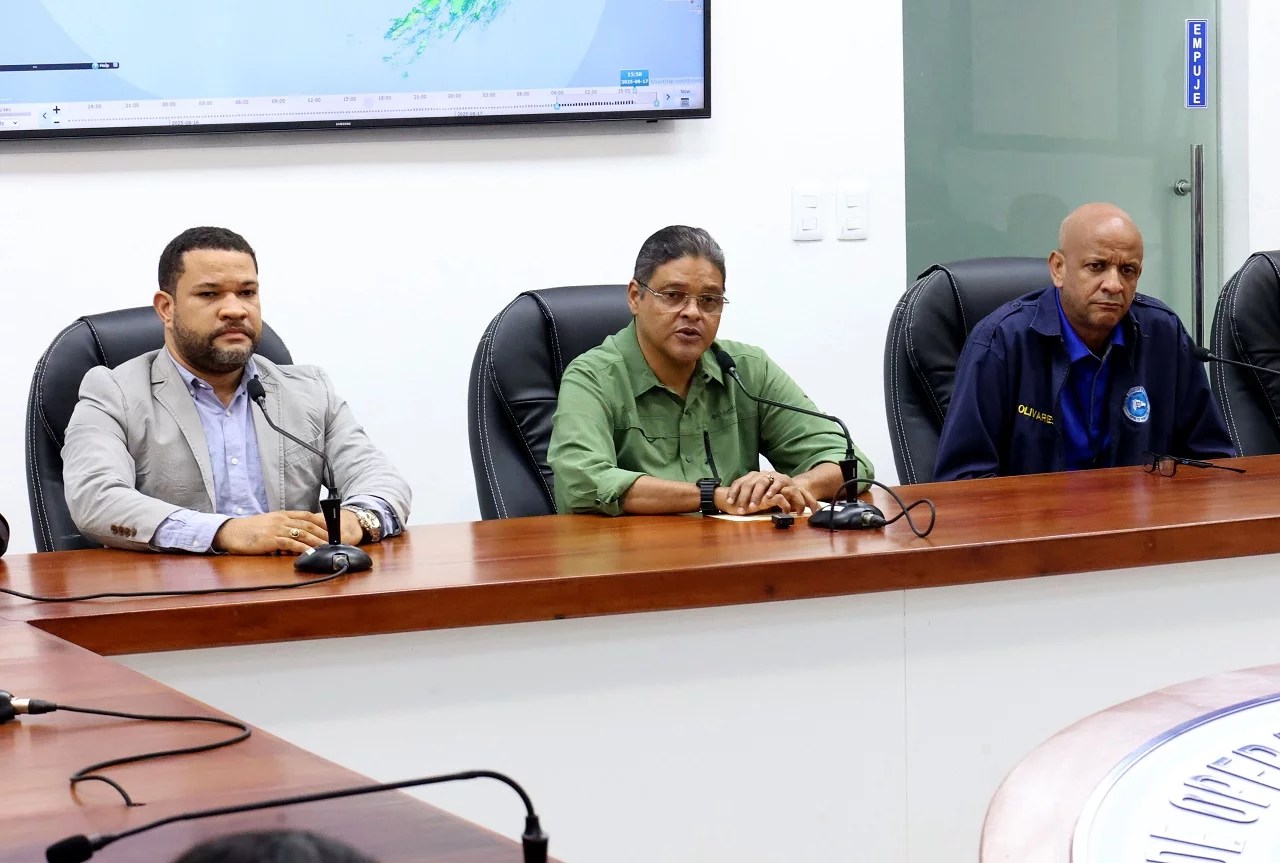 Tormenta Melissa se mueve más flemático y aumenta el peligro de lluvias torrenciales sobre el país