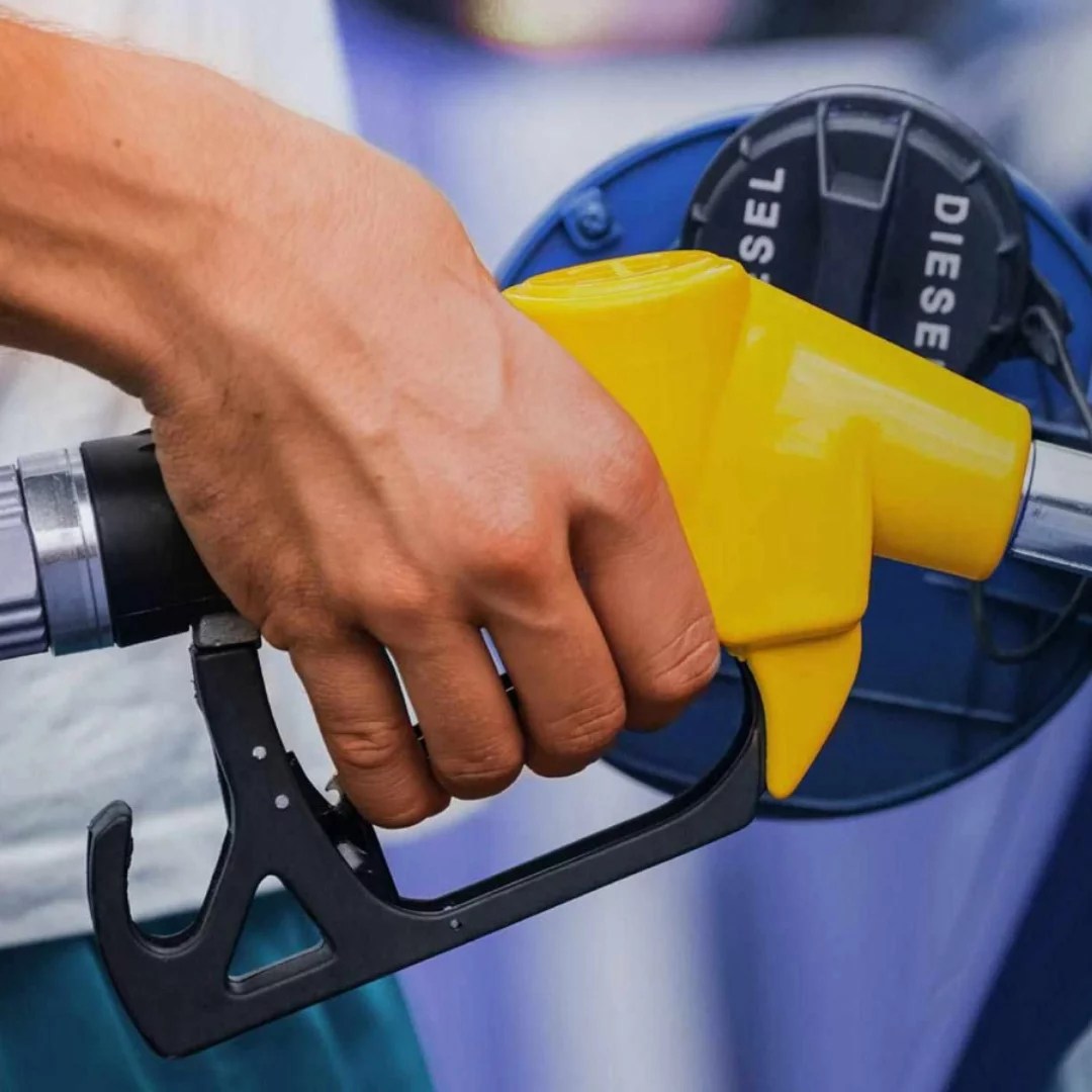 Gobierno mantiene congelados precios de los principales combustibles