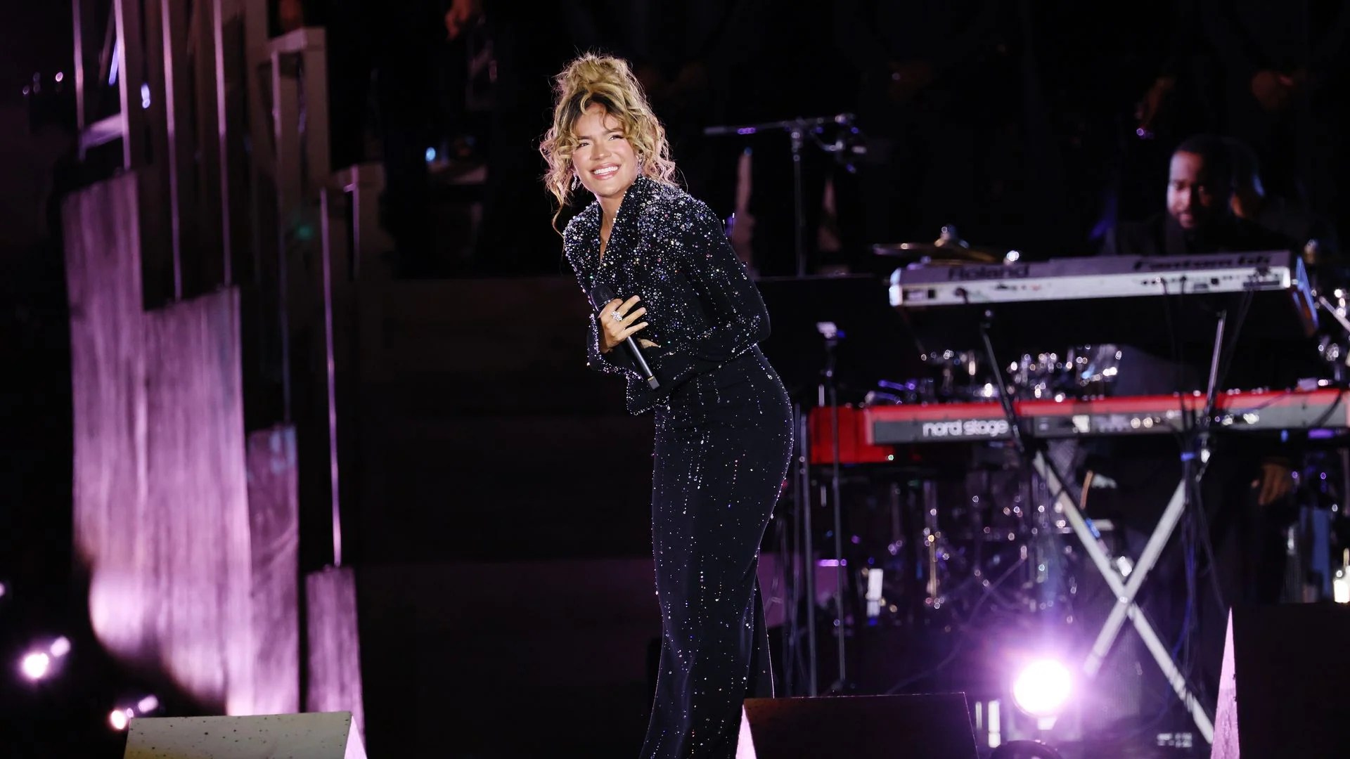 Karol G sorprende al cantar por primera vez en el Vaticano