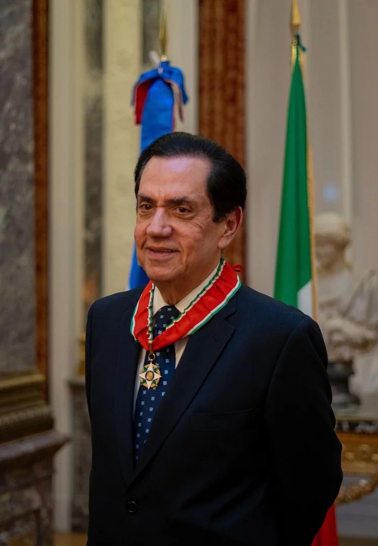 El embajador Tony Raful es condecorado con la orden de la Hado de Italia El embajador Tony Raful es condecorado con la orden de la Hado de Italia