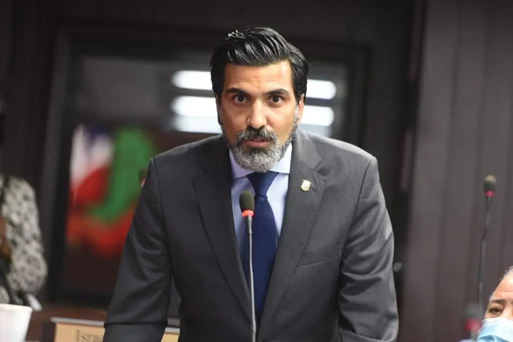 Diputado somete tesina de ley para avalar la seguridad y transparencia del voto automatizado