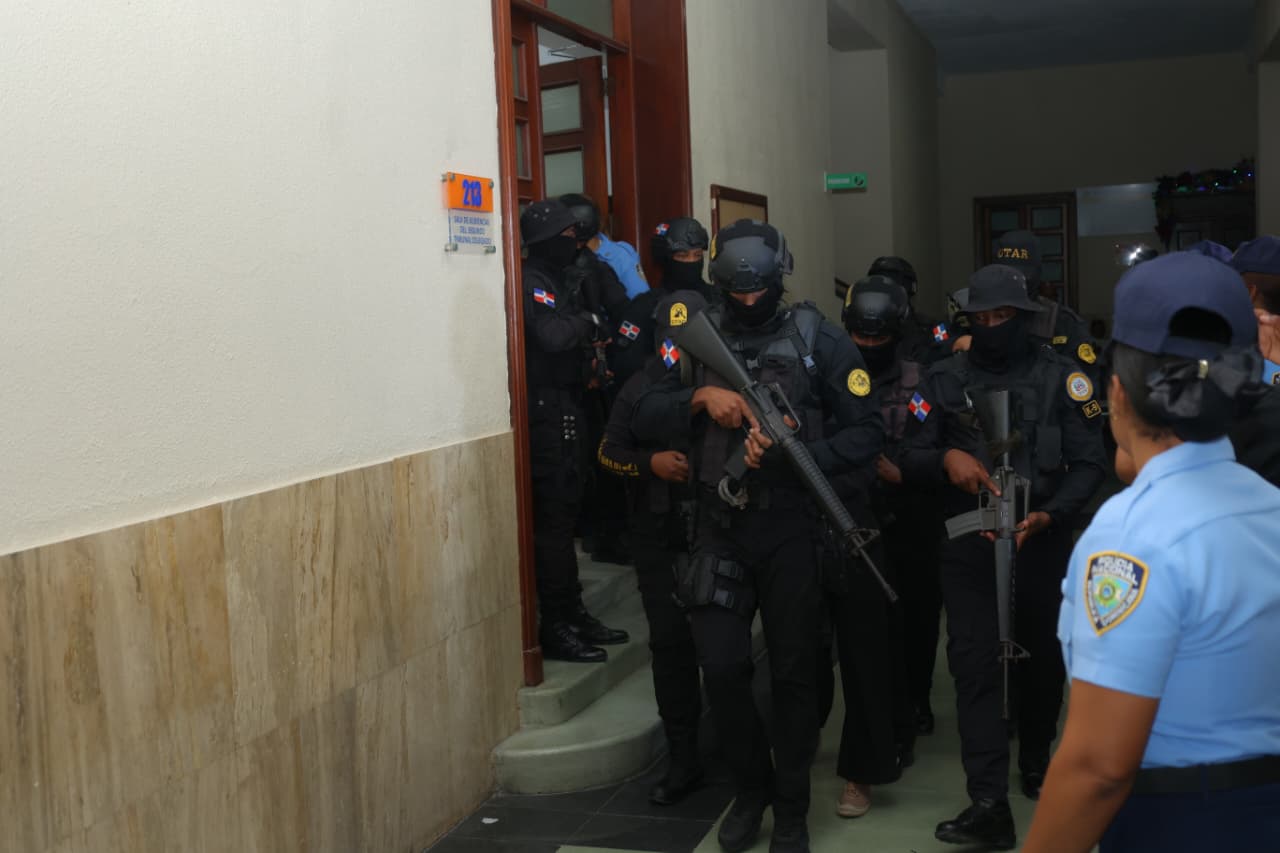 Tres imputados admiten los hechos y confesaron que entregaron incorporación suma de billete a Santiago Hazim