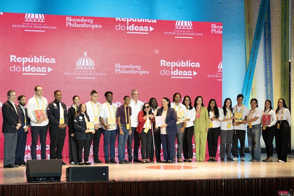 Gobierno dominicano premia 6 proyectos de iniciativa ciudadana entre más de 500 propuestas