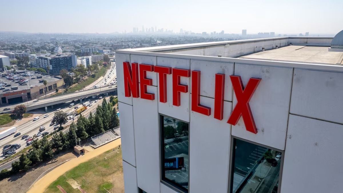 Netflix cae 4.2% en Wall Street tras anunciar la operación de Warner Bros. Discovery